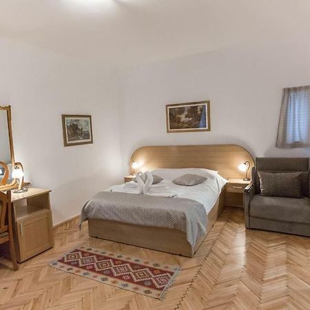 Pensiunea San Gennaro Миеркуря Чук Екстериор снимка