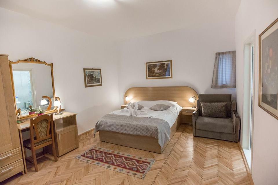 Pensiunea San Gennaro Миеркуря Чук Екстериор снимка